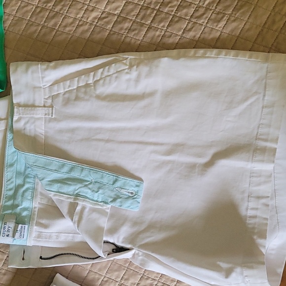Sz 14 Womens Crown & Ivy shorts Whiye - Picture 1 of 2